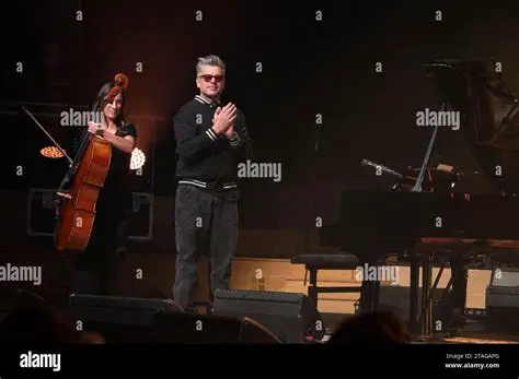 Benjamin Biolay : L'Architecte Sonore de la Chanson Française Contemporaine