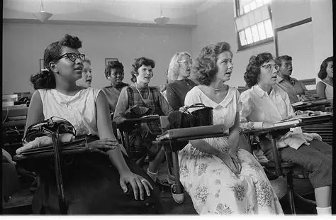 Desegregate public facilities