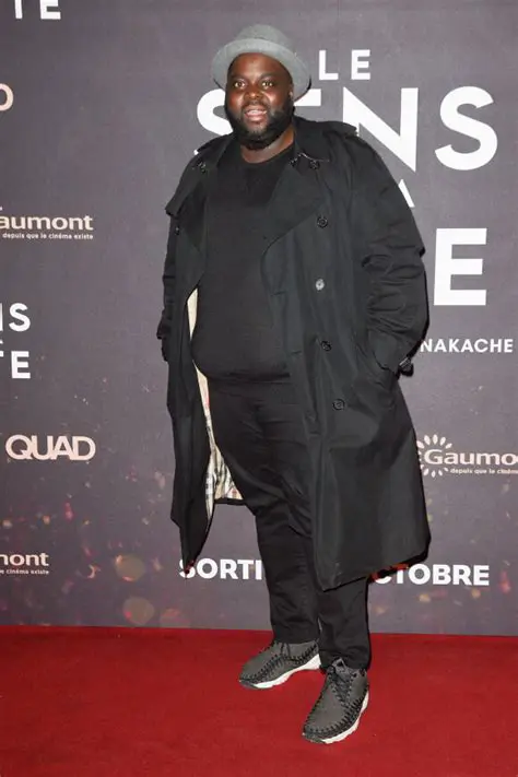 Issa Doumbia : L'ascension fulgurante d'un humoriste qui fait rire la France