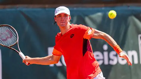 Lukas Neumayer: Un'Ascesa Promettente nel Tennis Austriaco | Analisi Strategica e Prospettive Future