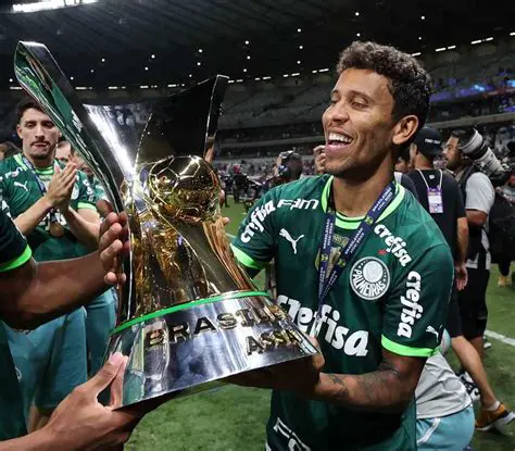 Marcos Rocha: A Trajetória Vencedora de um Lateral-Direito Histórico no Futebol Brasileiro