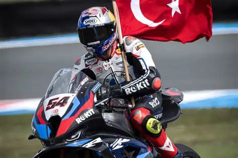 Toprak Razgatlıoğlu: Dünya Superbike Şampiyonası'nın Parlayan Yıldızı ve Kariyerine Bakış